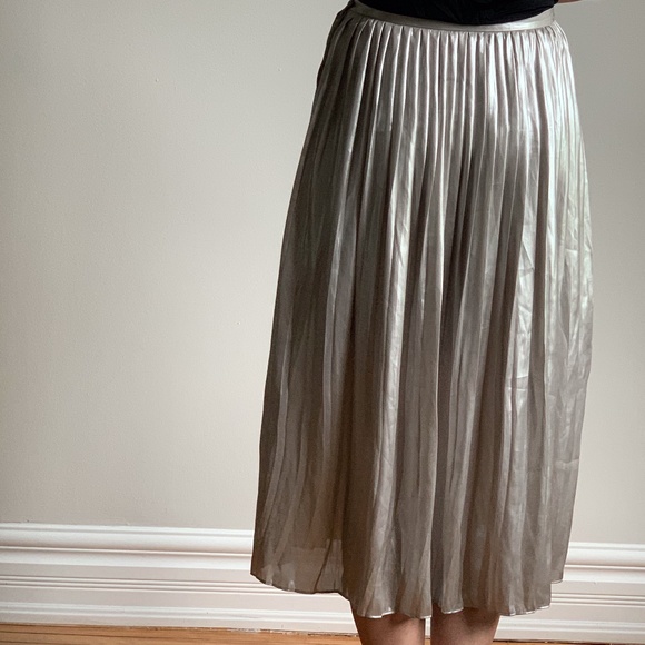 H&M Pleated skirt - Picture 3 of 5